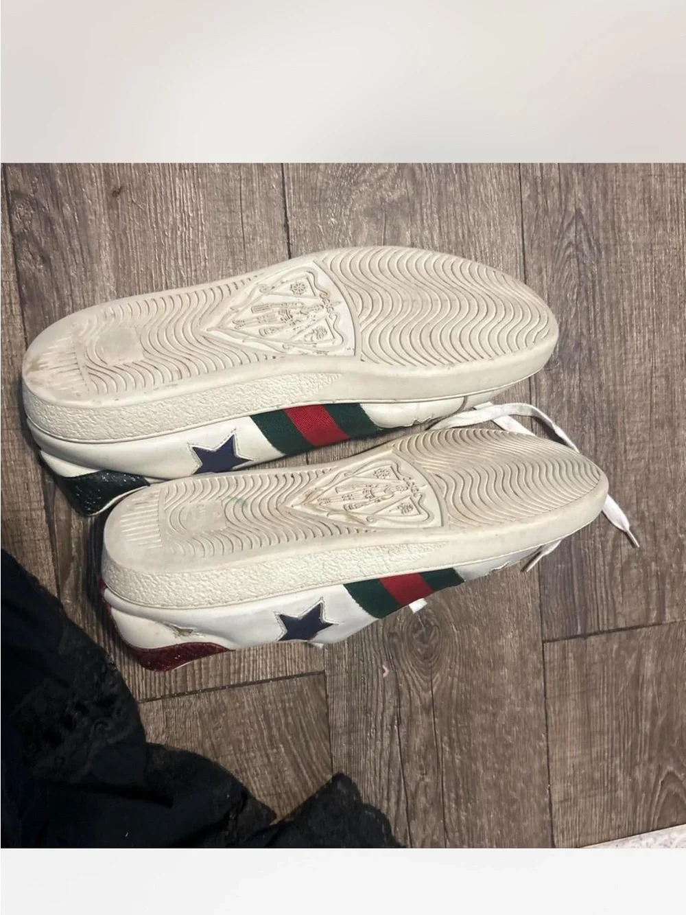 Gucci White Star Accent Sneakers with Red & Green Stripes